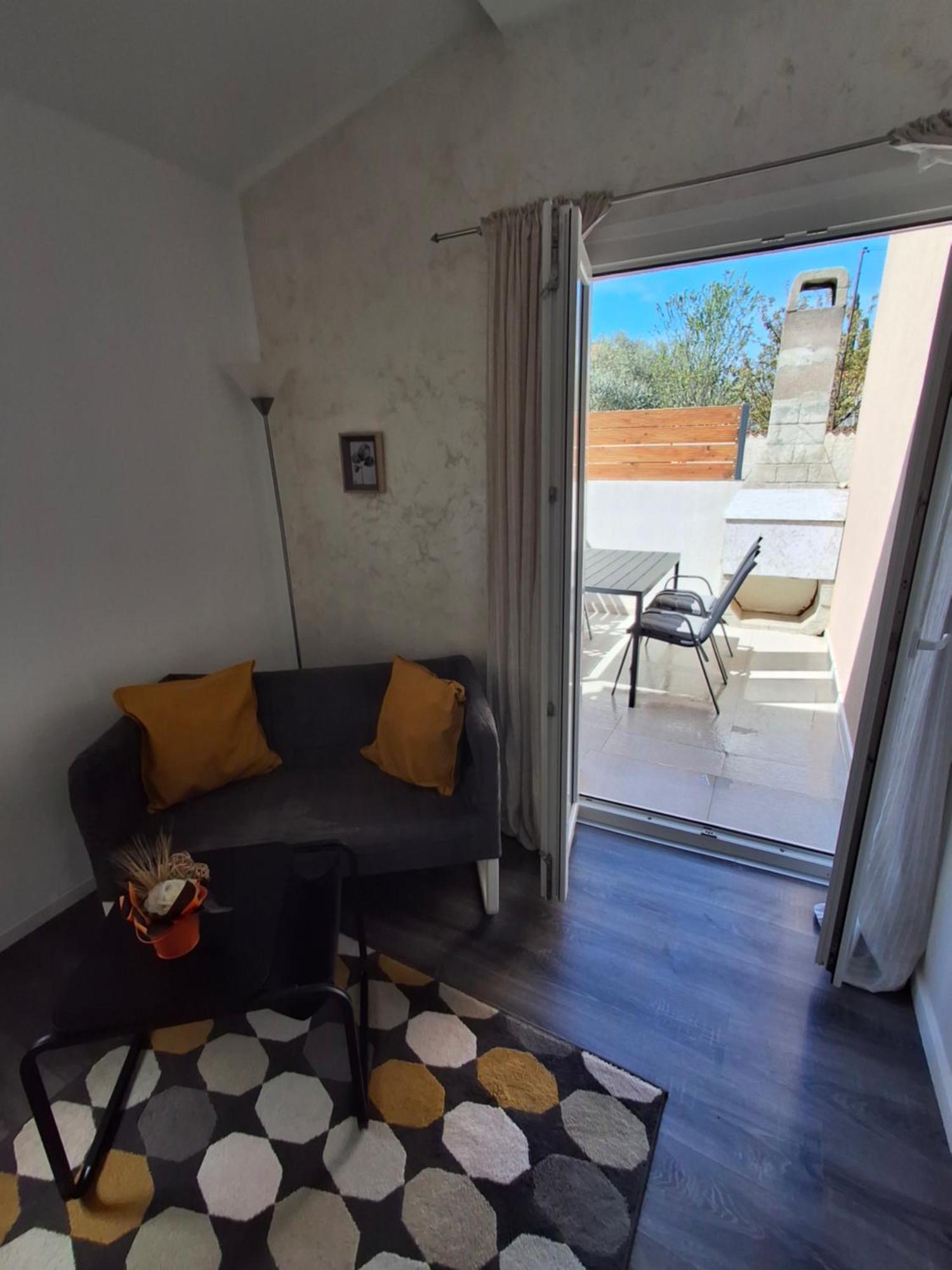 Apartmani Alma Pula Exterior photo